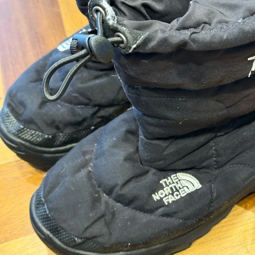 The North Face Black Quilted 700 Goose Down Insulated Winter Boots Preowned